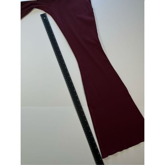 NWT Outdoor Voices SuperForm Rib Flare Pant Shiraz MaroonSize Medium Bell Bottom - Picture 8 of 10
